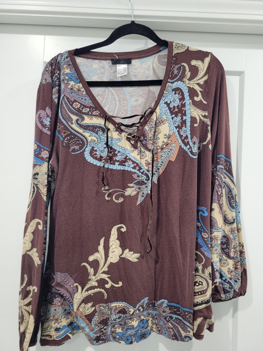 Women’s Lace-Up V-Neck Paisley Tunic Top - Brown/Blue With Cuffed Sleeves Sz